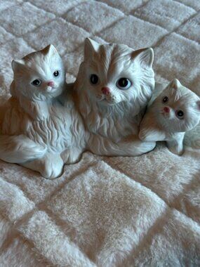 Vintage Homco Cat and Kittens Figurine